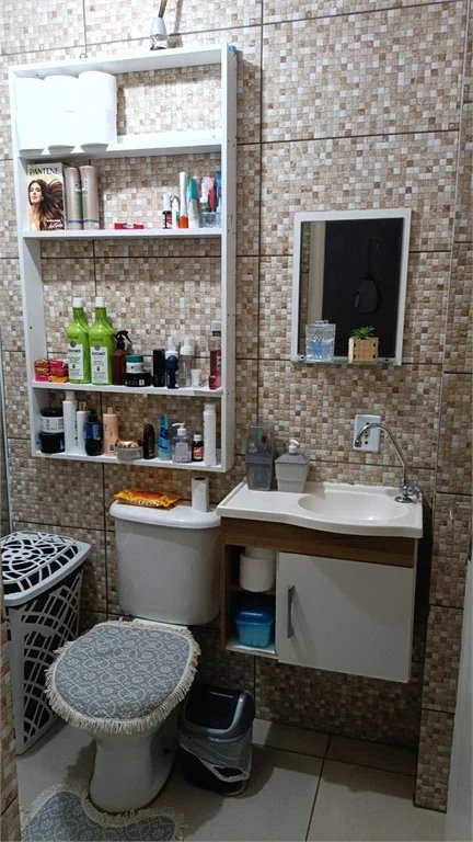 Casa à venda com 2 quartos no condomínio Villa Genova I, Cotia - SP