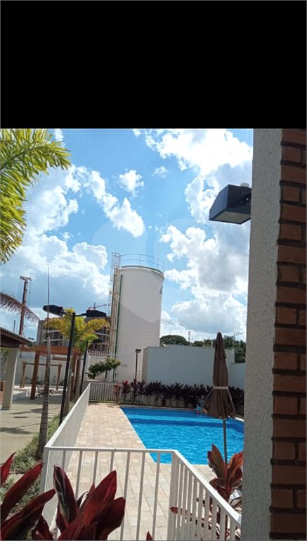 Apartamento no Condomínio Flor de Liz.