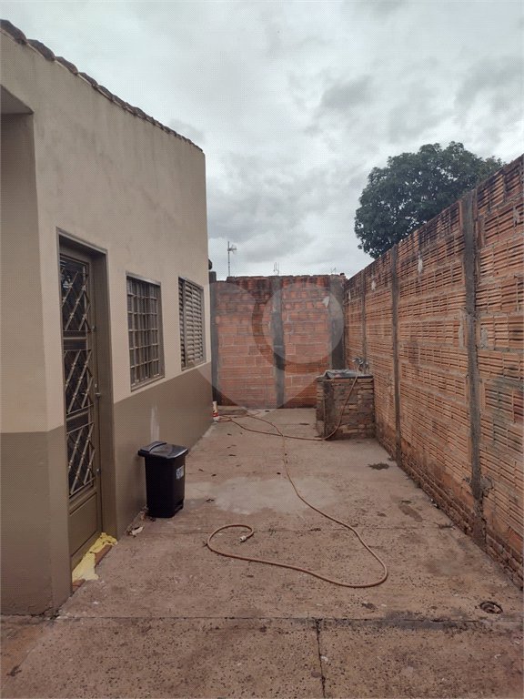 Casa térrea em Araraquara/SP.
