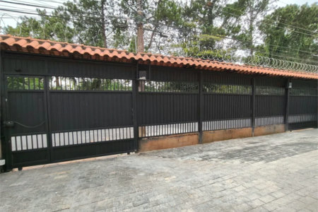 SOBRADO IMPECÁVEL A VENDA CONFORTO , SOFISTICAÇÃO E ESTRUTURA COMPLETA 5 SUÌTES