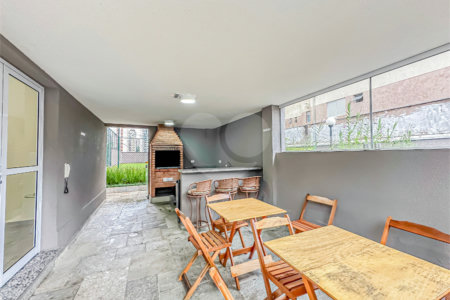 **Apartamento na Saúde 61m² | 2 dormitórios | 1 suíte | 2 vagas | depósito privativo**