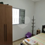 Casa Nova (Apenas 2 Anos) com Suíte: Conforto, Segurança e Localização Privilegiada!