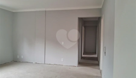 Apartamento à venda com 3 quartos, sendo 1 suíte,  no Centro, Poços de Caldas, MG