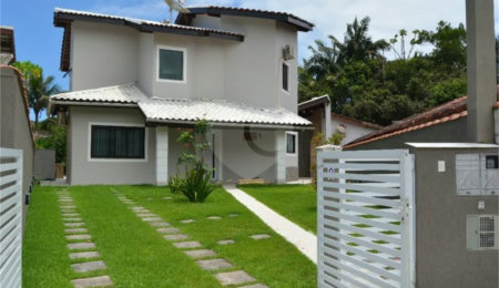 Casa à venda com 4 quartos, sendo 3 suítes,  em Costa do Sol, Bertioga, SP