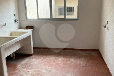 Casa térrea com 280m2, 3 dorms. - Saúde