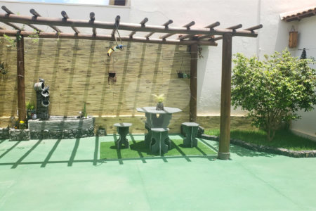 Casa térrea em Araraquara/SP, na Vila Xavier.