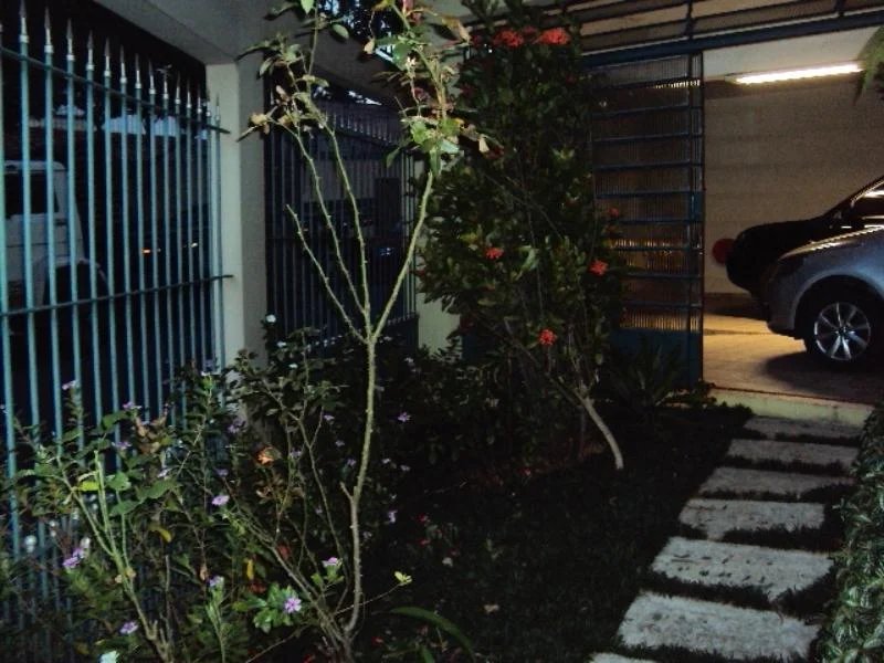 Sobrado à venda 400m² com 4 quartos, sendo 2 suítes, 6 vagas no Jardim Peri Peri próximo metrô Vila Sônia