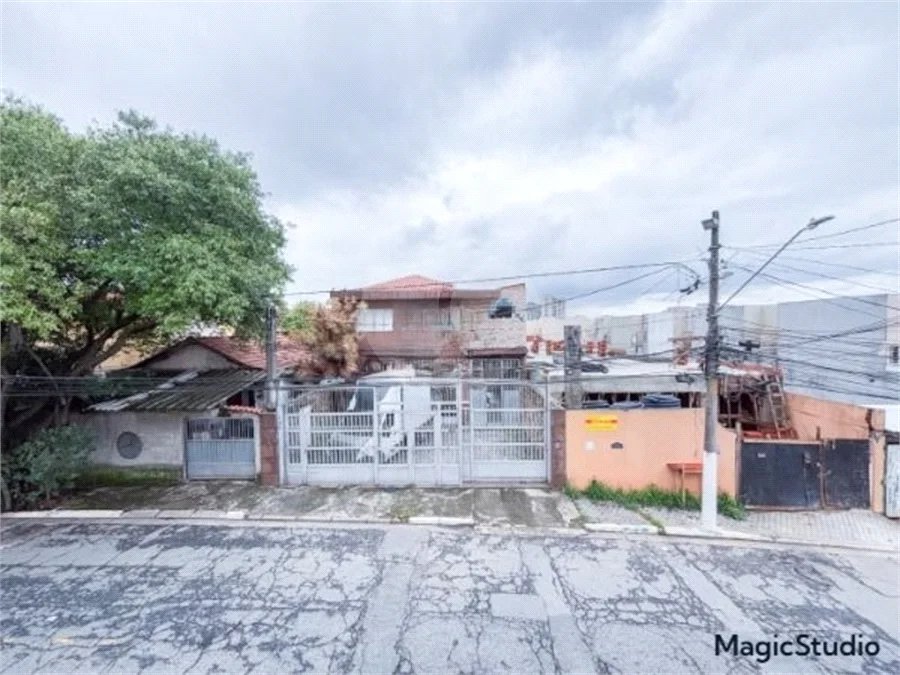 Casa com 150m², 5 dormitórios, sendo 1 suíte, 2 vagas de garagem, à venda na Vila Matilde.