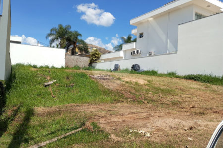 Terreno para venda no condomínio de alto padrão DAMHA II