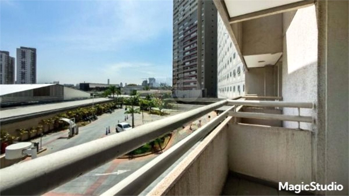 Sala comercial com 35m², 1 vaga, 1 banheiro, à venda na Barra Funda.