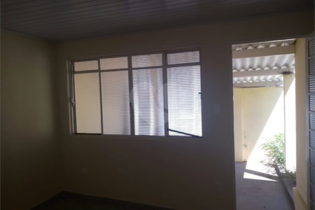 Casa á venda no Jardim são Batista.