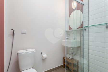 Excelente oportunidade para reformar e ficar com o apartamento dos seus sonhos!