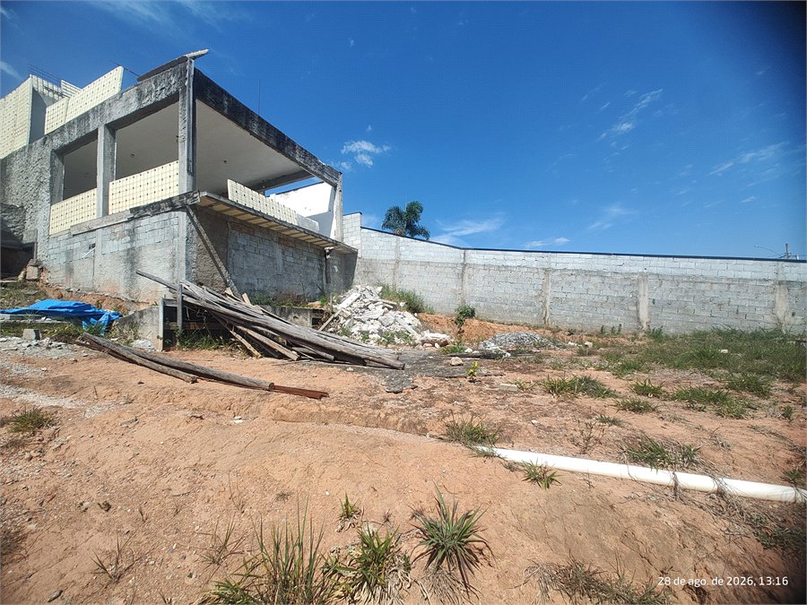 Terreno 810 metros à venda em Atibaia com projeto aprovado exclusivo de alto padrão com construção inacabada