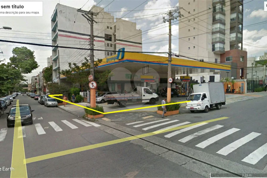 Terreno na Barra Funda. Espaço para posto de gasolina e farmácias em ótima localização