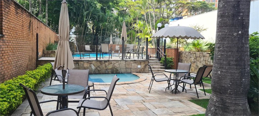 Apartamento à venda no Campo Belo com 110m², 03 dormitórios sendo 01 suite, 2 vagas - São Paulo/S
