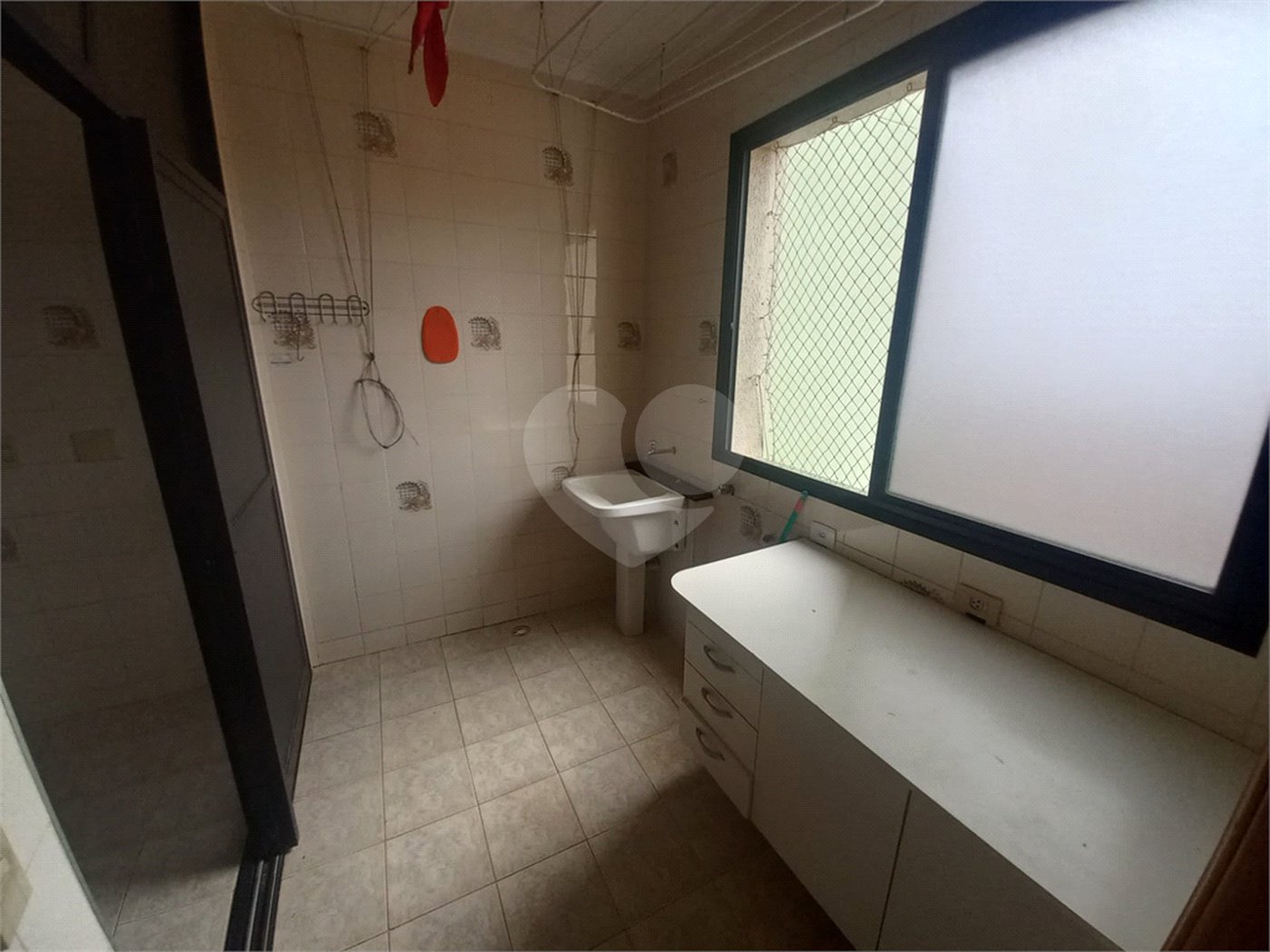 Apartamento para venda ou locação no Ed. Alexandre Previero