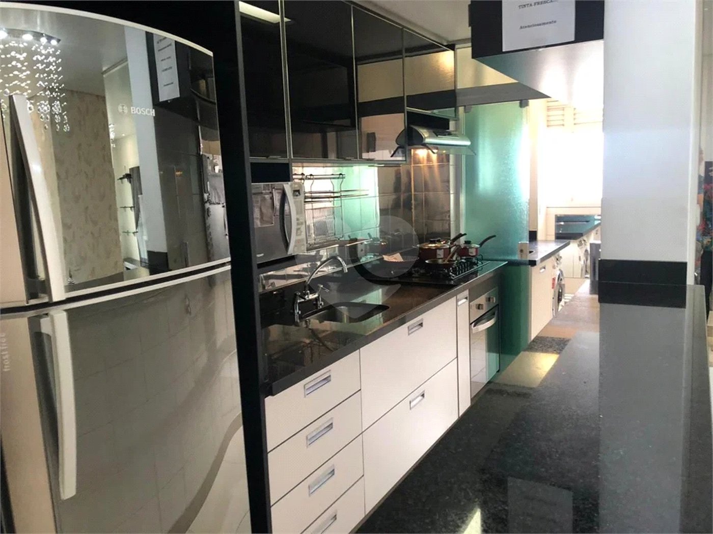 O Seu Apartamento Exclusivo: 74 m² Reformados ao Lado do Ibirapuera!