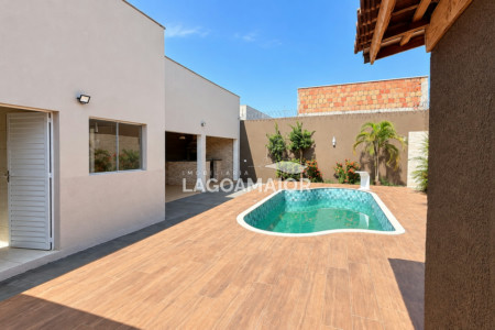 Casa à venda com 3 quartos, sendo 1 suíte, em Jardim dos Ipês, Três Lagoas - MS