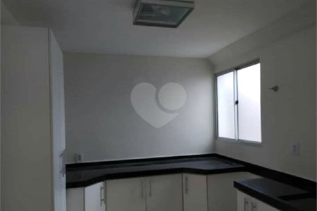 Apartamento no Condomínio Monte Nevada.