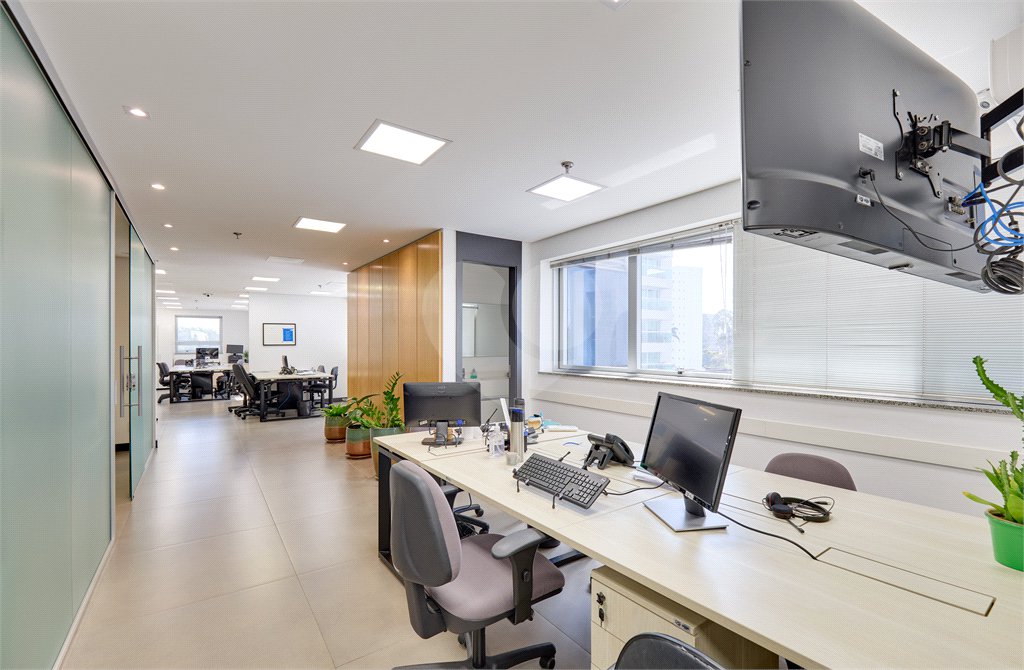 Sala comercial á venda em Santo Amaro, São Paulo - SP
