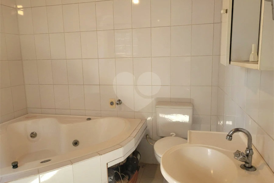 Casa à venda com 7 quartos, sendo 5 suítes, em Guaratuba, Bertioga, SP