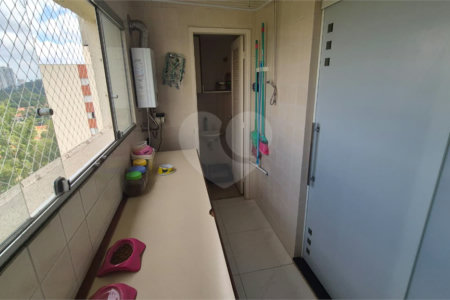 Apartamento à venda com 3 quartos, sendo 1 suíte,  em Jardim Marajoara, São Paulo, SP
