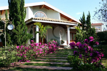 Linda casa para venda em Indaiatuba/SP com pomar.