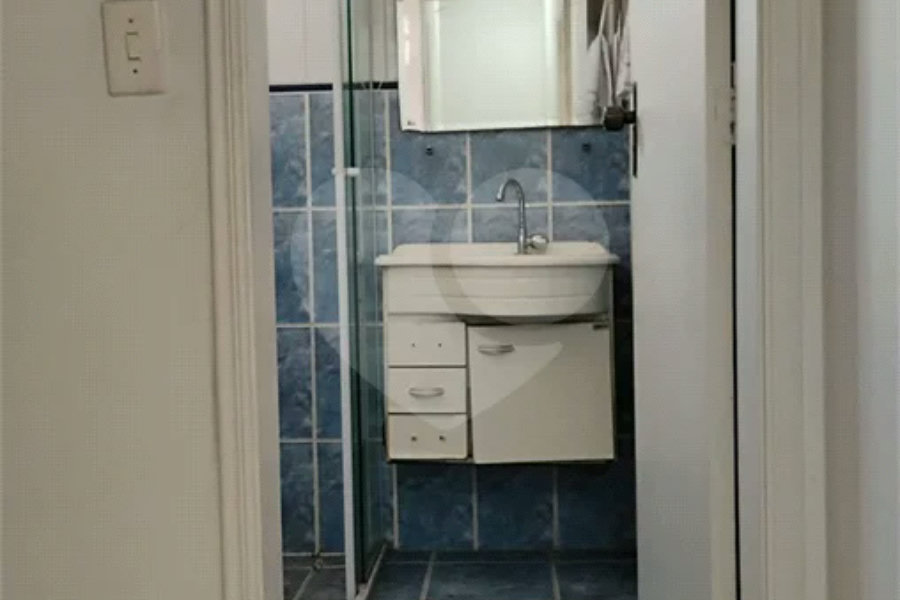 Vende-se sobrado de 3 andares na Vila Santa Catarina