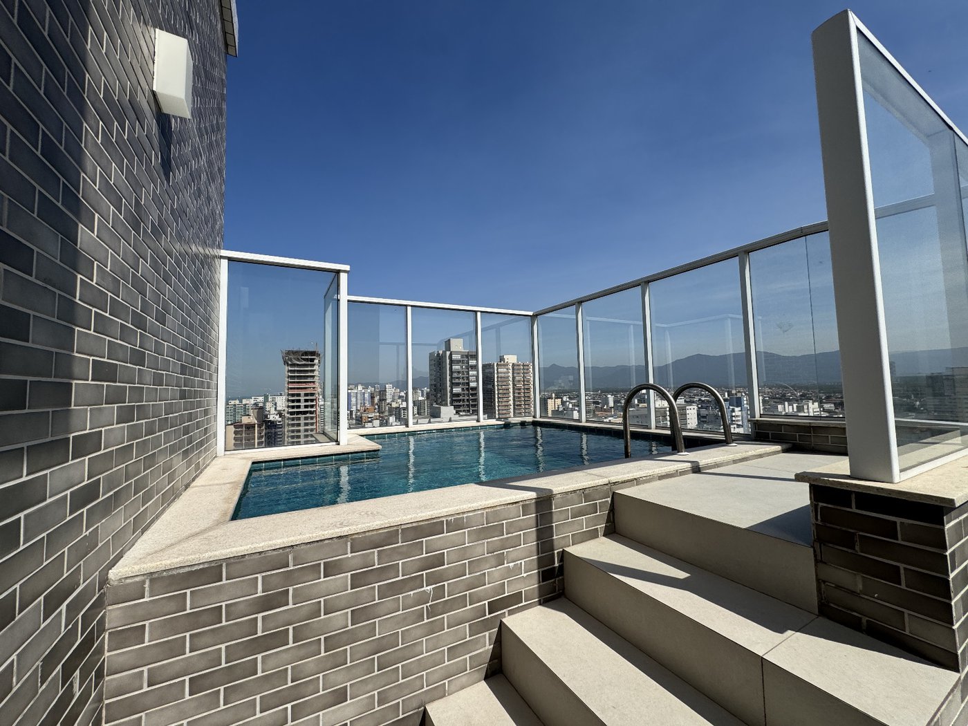🏢 Cobertura Alto Padrão – Residencial Safira – Guilhermina – Praia Grande