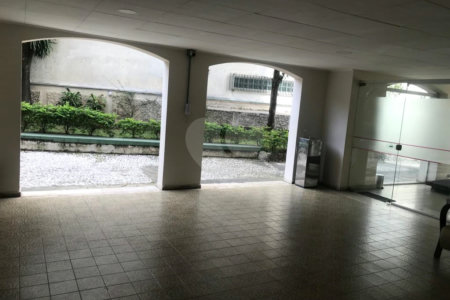 Espaço e Segurança no Bom Retiro: Apartamento de 100 m² com Infraestrutura Completa