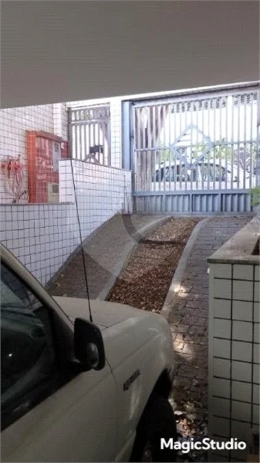Casa com 400m², 2 dormitórios, 2 vagas de garagem, à venda na Vila Matilde.