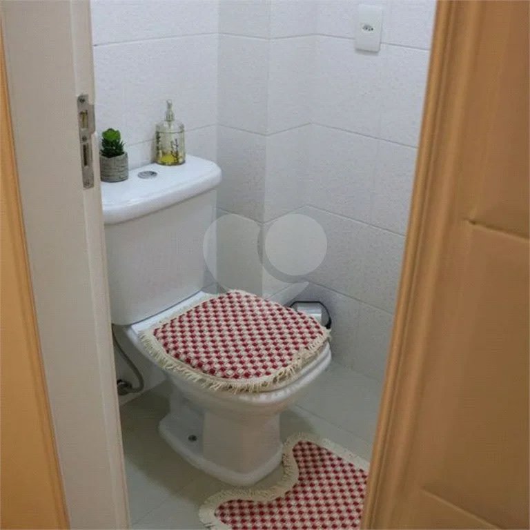 Apto na Mooca de 76m², com 2 dorms, 1 vaga, 1 suíte. Estuda permuta.
