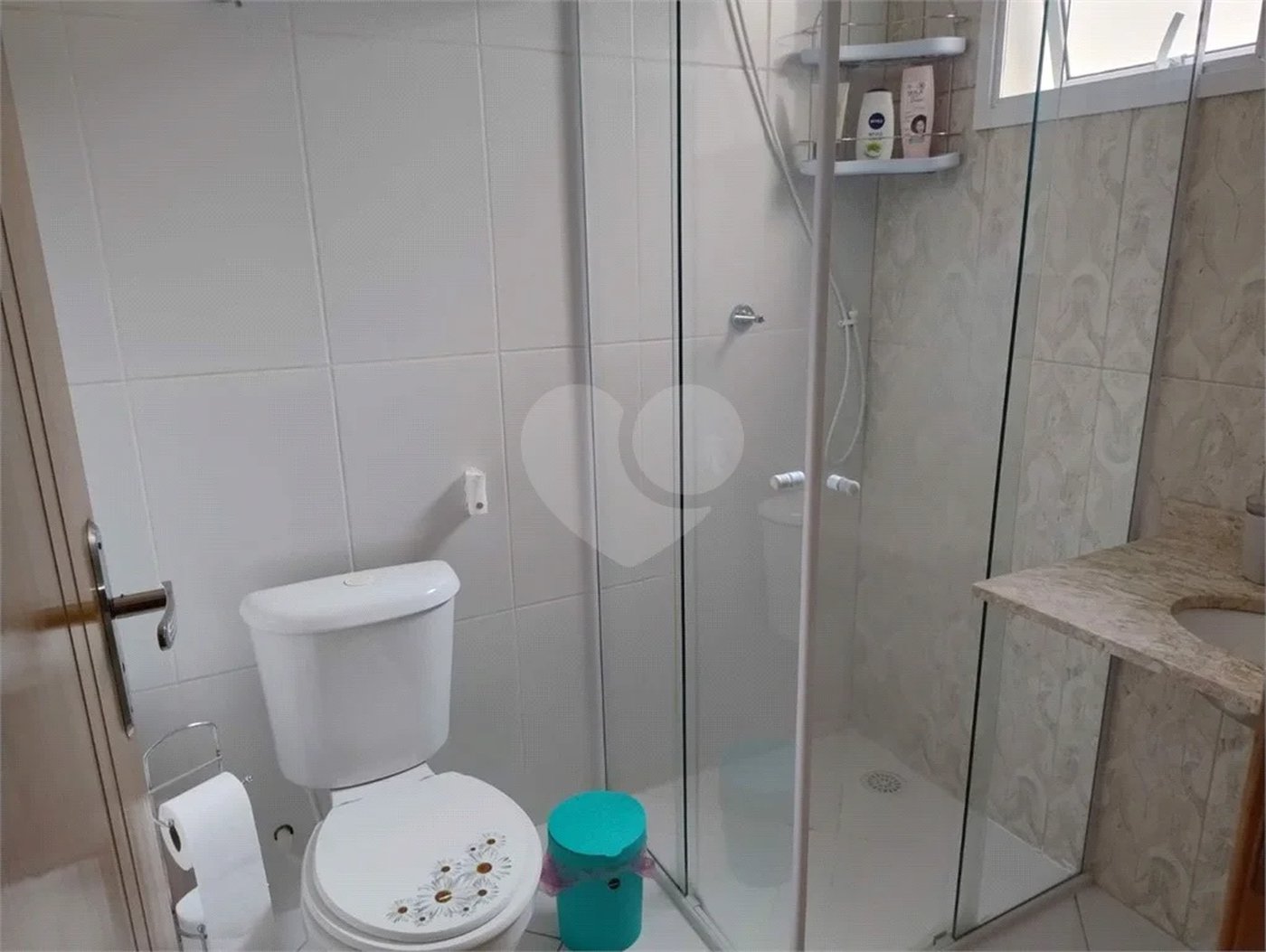 Vende-se Sobrado com 2 Suítes em Condomínio Fechado – Vila Ré