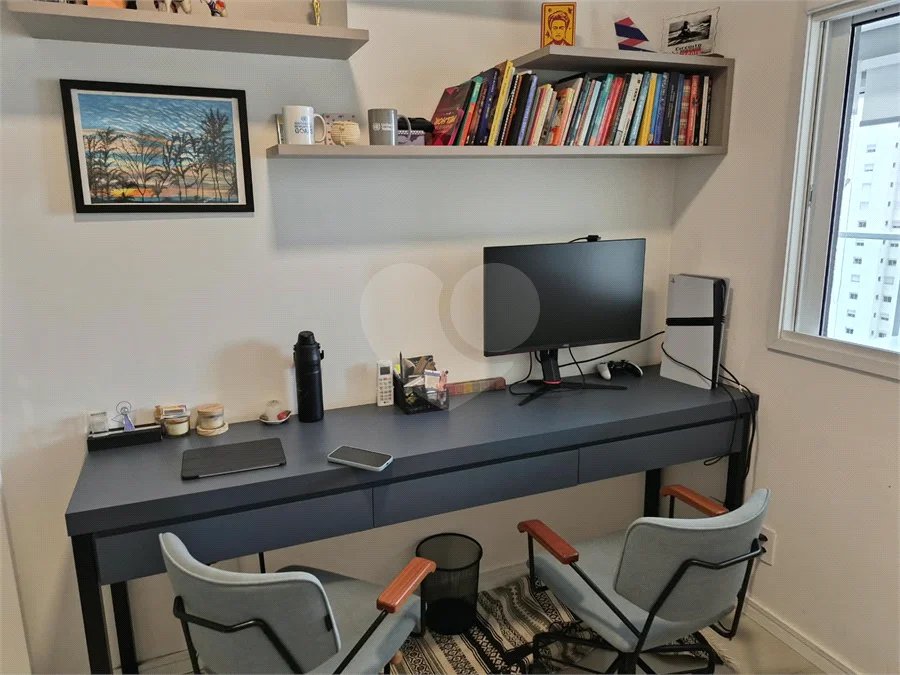 Oportunidade na Vila Leopoldina!! Apartamento com dois dormitórios, sendo uma suíte, dois banheiros, e com duas vagas.