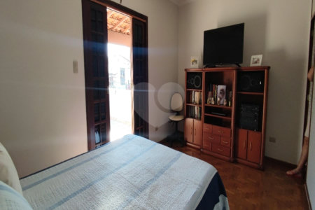 Sobrado com 125m² , 3 dormitórios , sendo 1 suíte , 2 vagas de garagem , à venda no Bosque da Saúde.