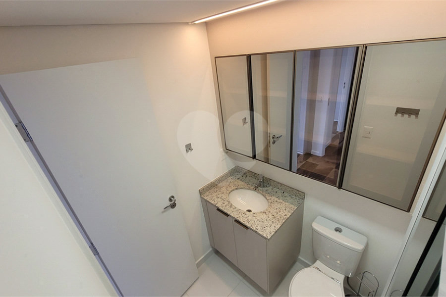 Apartamento de 2 quartos mobiliado à venda no Paraíso
