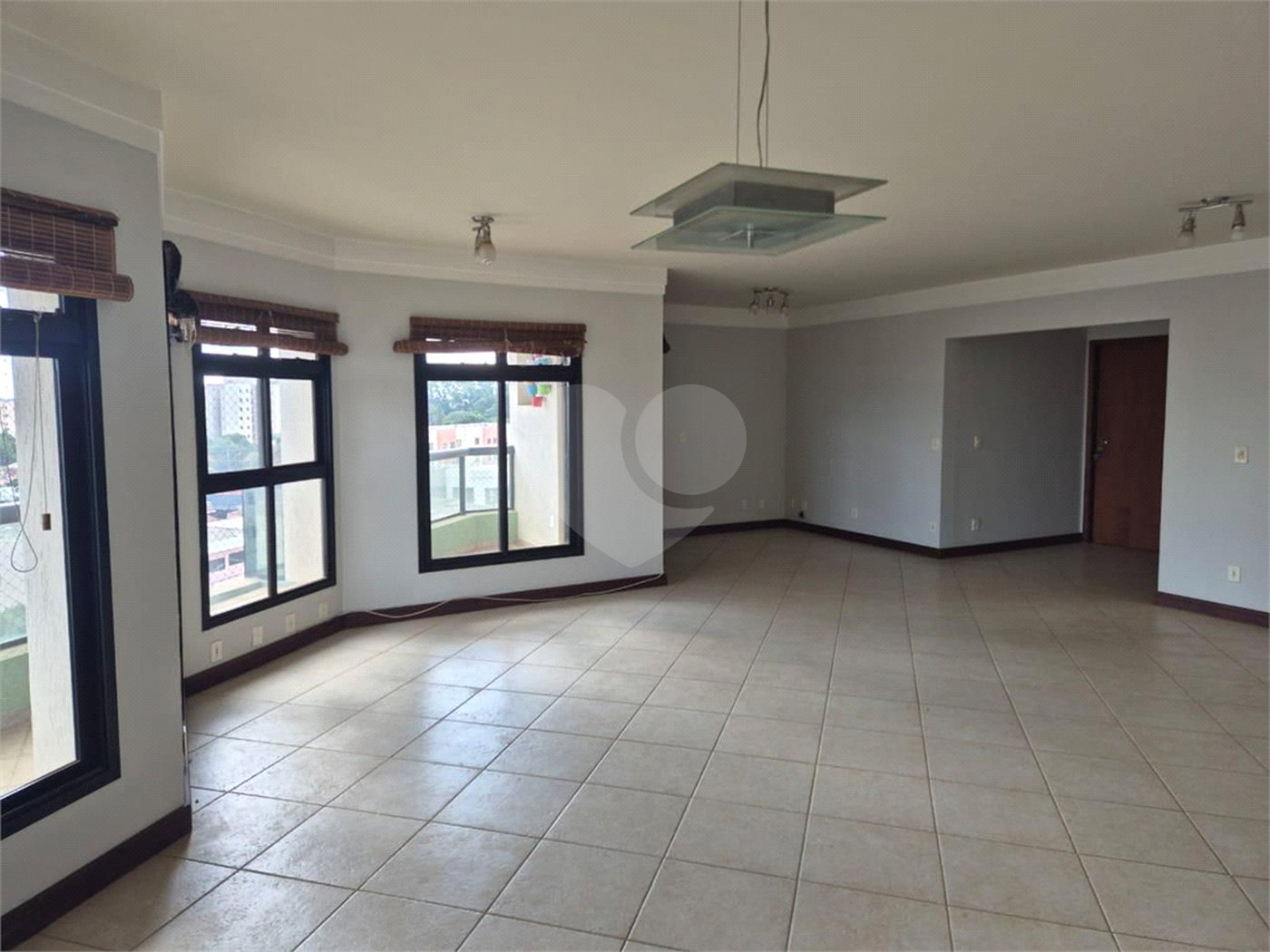 Apartamento de Alto Padrão no Edifício Taiamã – Centro da Cidade