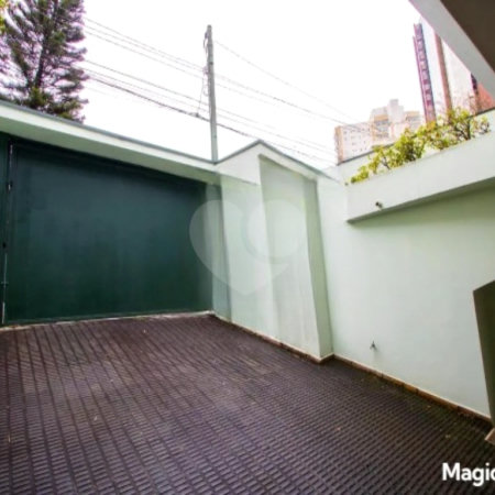 Casa com 360m² , 3 dormitórios , sendo 1 suíte , 4 vagas , disponível para venda ou locação , no centro de Santo André.