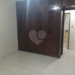 Apartamento super bem localizado, com 01 dormitório e armário embutido
