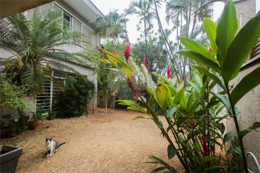 Casa à venda com excelente localização comercial