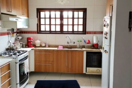Sobrado à venda 160m² com 4 quartos, sendo 1 suíte, em Jardim Monte Kemel próximo ao Metrô Vila Sônia