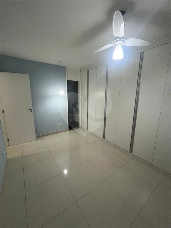 Apartamento 3 dormitórios no Avalon