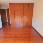 Casa à venda com 4 quartos, sendo 3 suítes, em Interlagos, São Paulo, SP