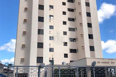 Apartamento no Condomínio Residencial Hadad.