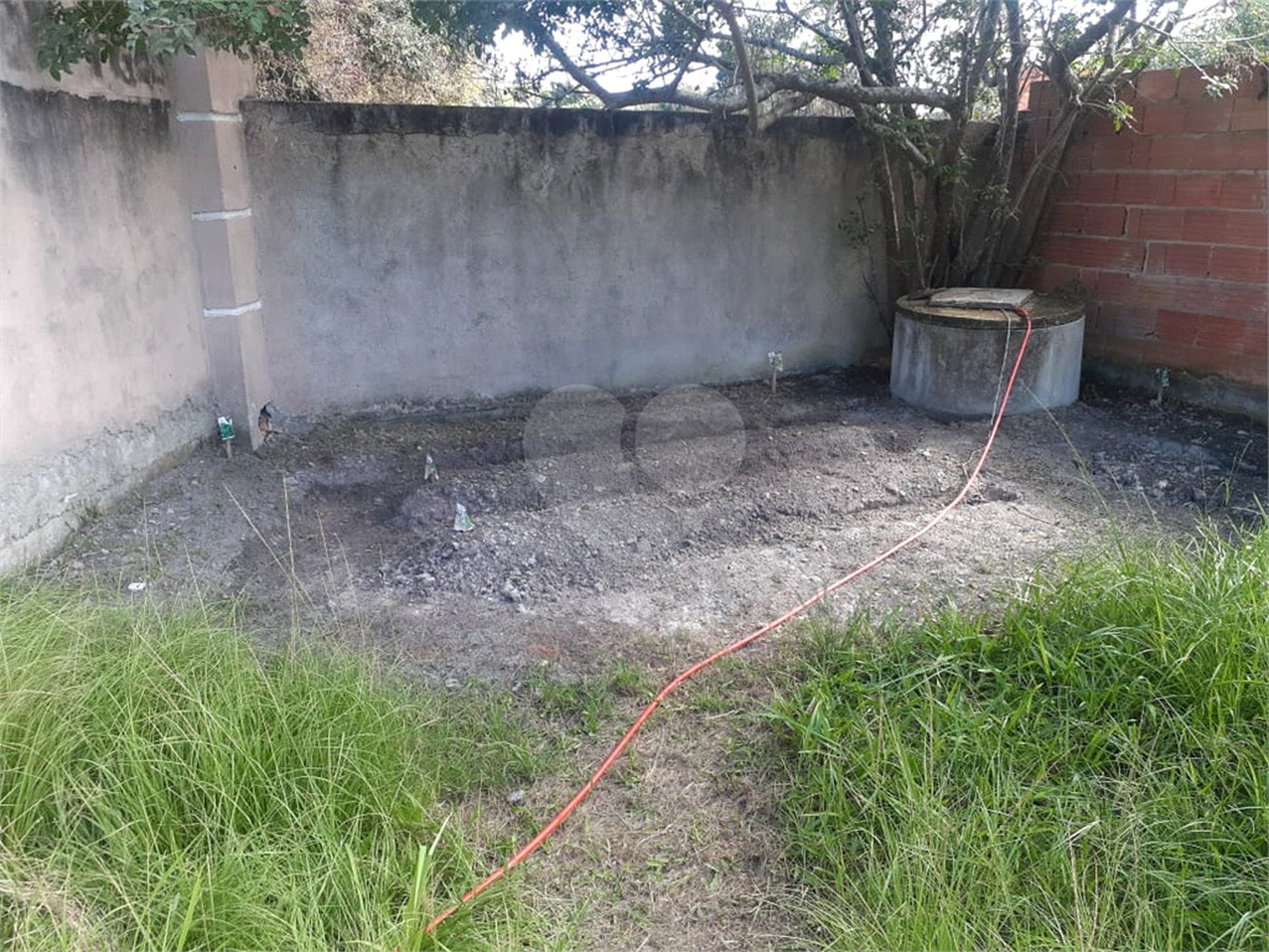 Terreno à venda em condomínio residencial no Serramar – Rio das Ostras, a 5 minutos da praia
