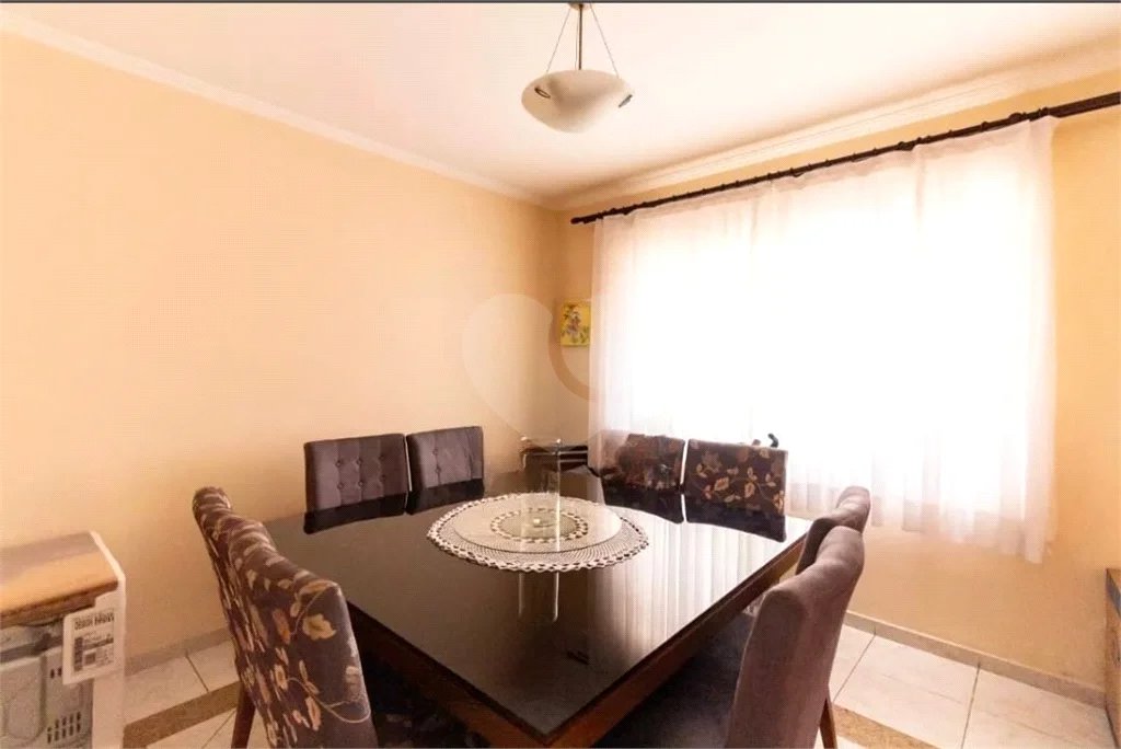 Sobrado à venda no Ipiranga de 140m² com 4 suítes e 3 vagas.