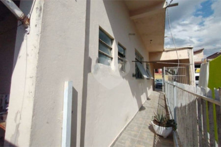 Casa e Salão Comercial a venda em Louveira - SP