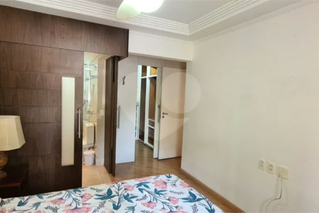 Apartamento à venda no Campo Belo com 110m², 03 dormitórios sendo 01 suite, 2 vagas - São Paulo/S