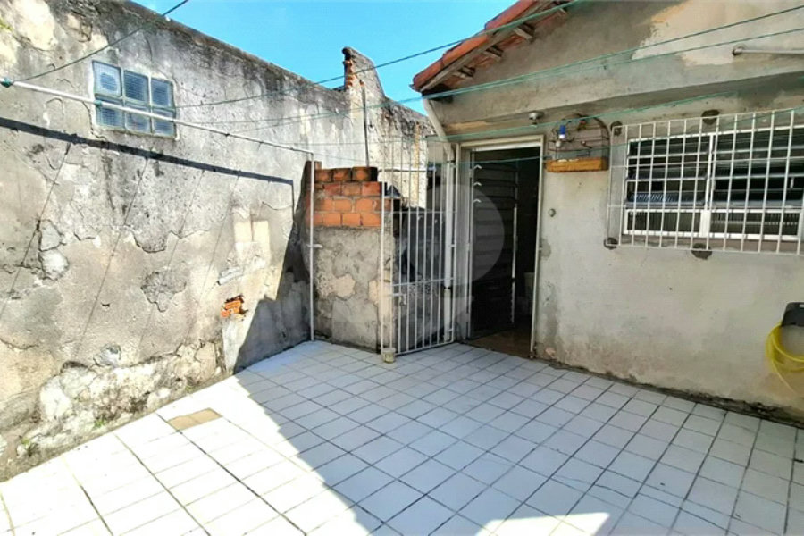 Excelente Sobrado eom ótima localização. Venha fazer uma visita.
