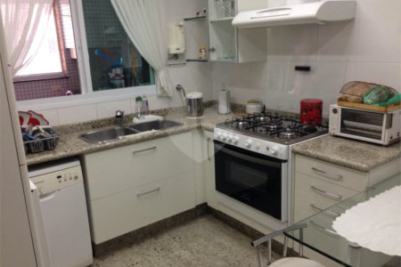 Apartamento 102m² · 4 Quartos · 2 Vagas na Vila Regente Feijó, São Paulo